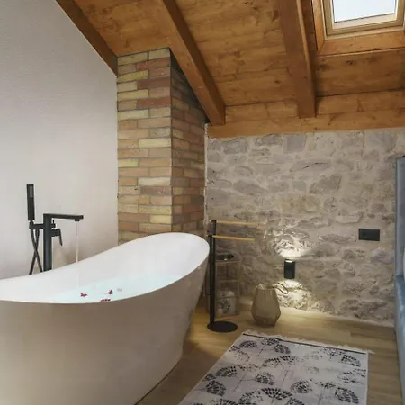 Dalmatina Charming Stone House With Pool, 40 M From Tribalj