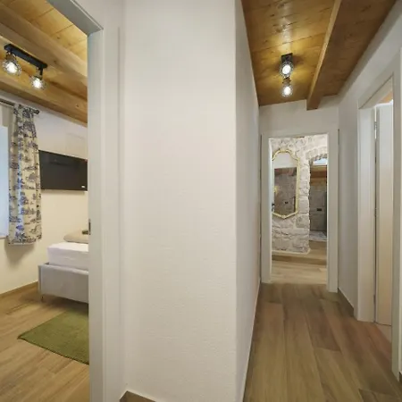 Dalmatina Charming Stone House With Pool, 40 M From Willa *