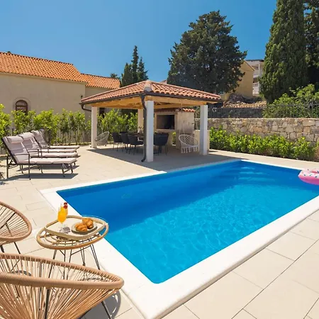 Dalmatina Charming Stone House With Pool, 40 M From Tribalj