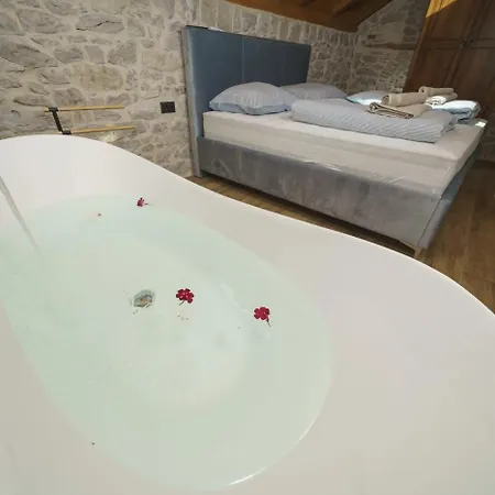 Willa Dalmatina Charming Stone House With Pool, 40 M From *